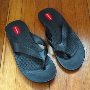 Okabashi Black Flip Flop Sandals - New!